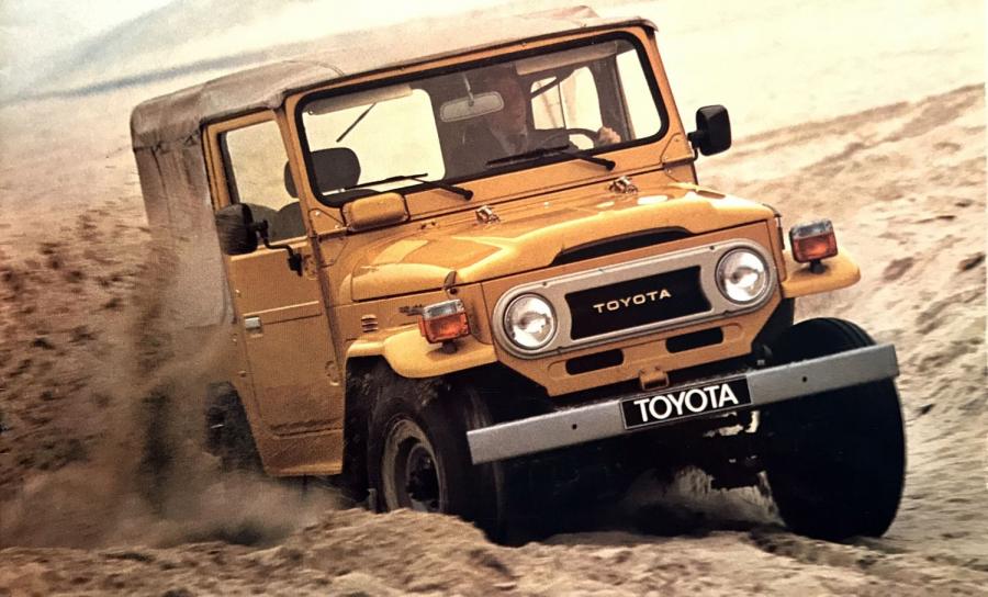  Toyota Land Cruiser Canvas Top (FJ40L) 1973 года  (фото 5 из 6)